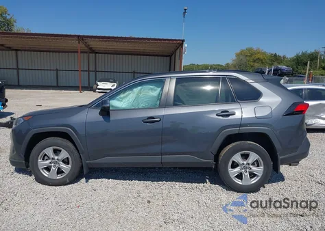 2021 Toyota Rav4 Xle из США, поврежденный, VIN 2T3W1RFV9MW115812